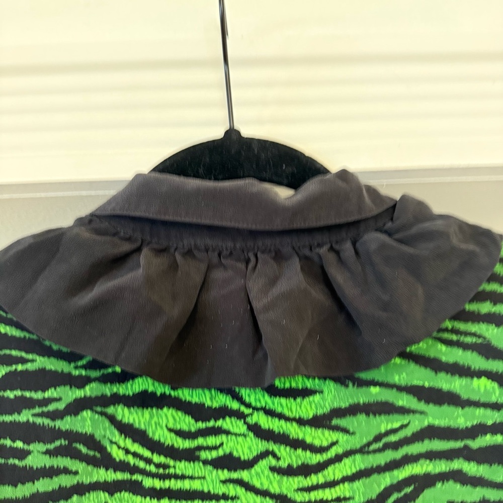 KENZO x H&M Green Tiger Print Silk Ruffle Collar Long Sleeve Button Up Blouse 2 - Picture 13 of 16